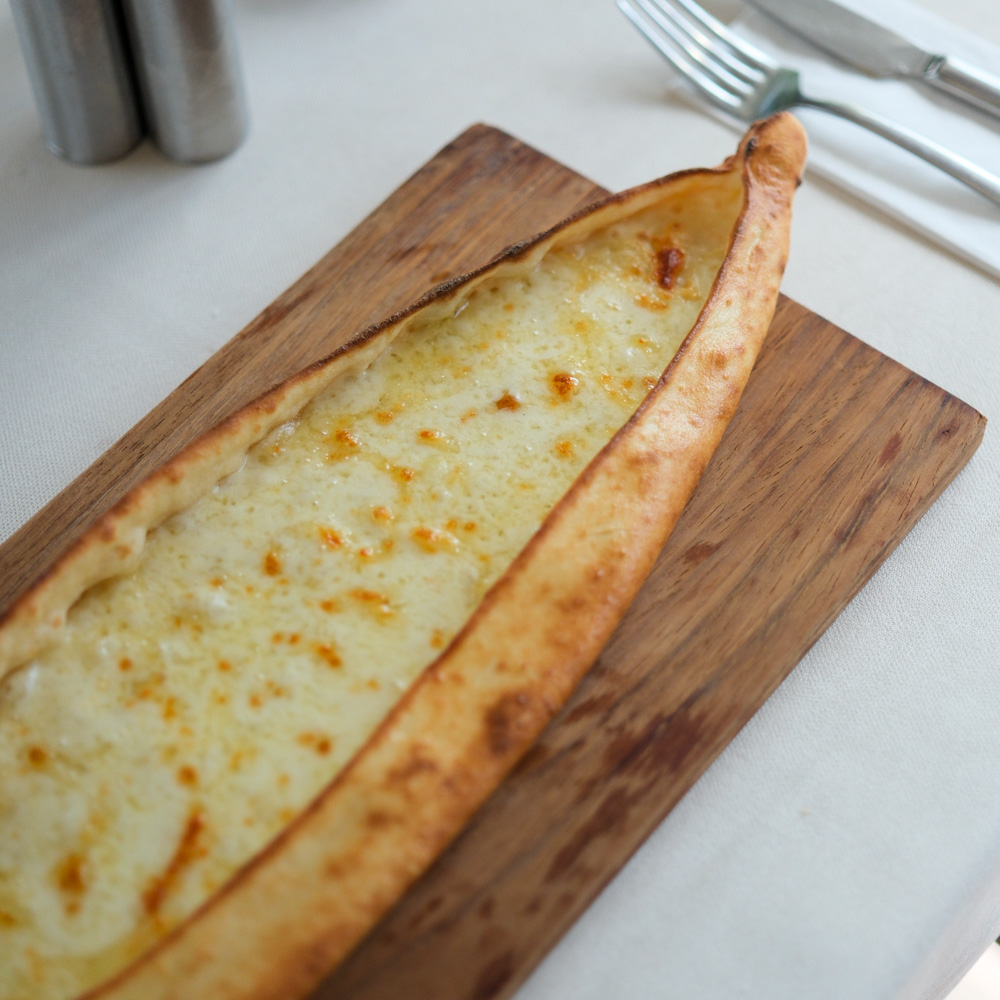 Kaşarlı Pide